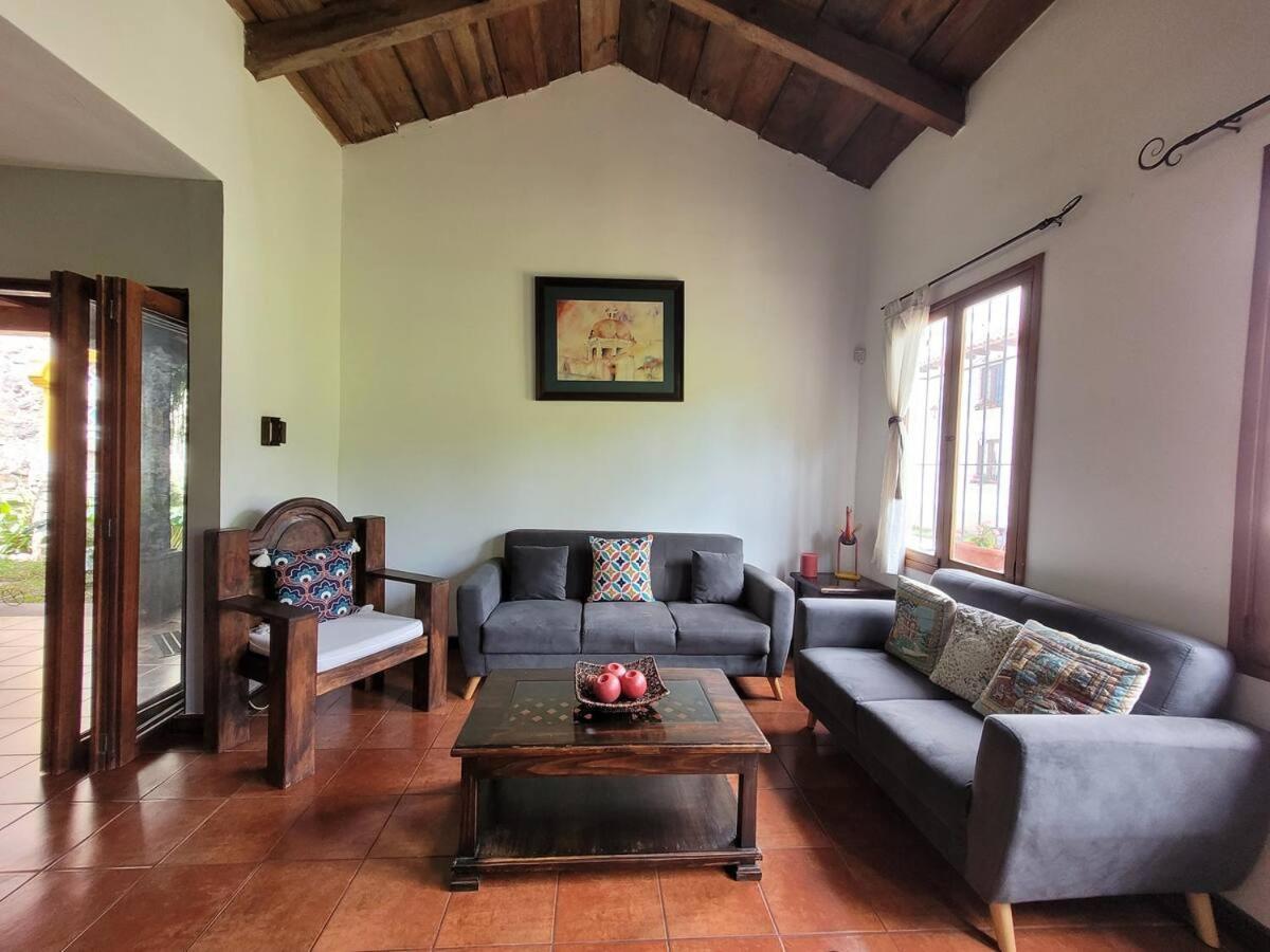 Amplia Casa Antigua Guatemala Con Pergola Y Jardin别墅 外观 照片
