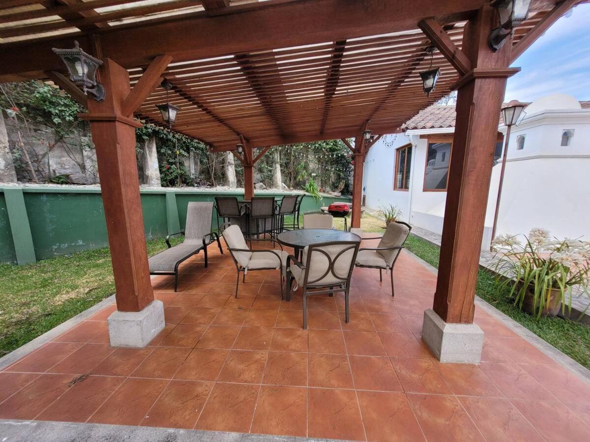 Amplia Casa Antigua Guatemala Con Pergola Y Jardin别墅 外观 照片