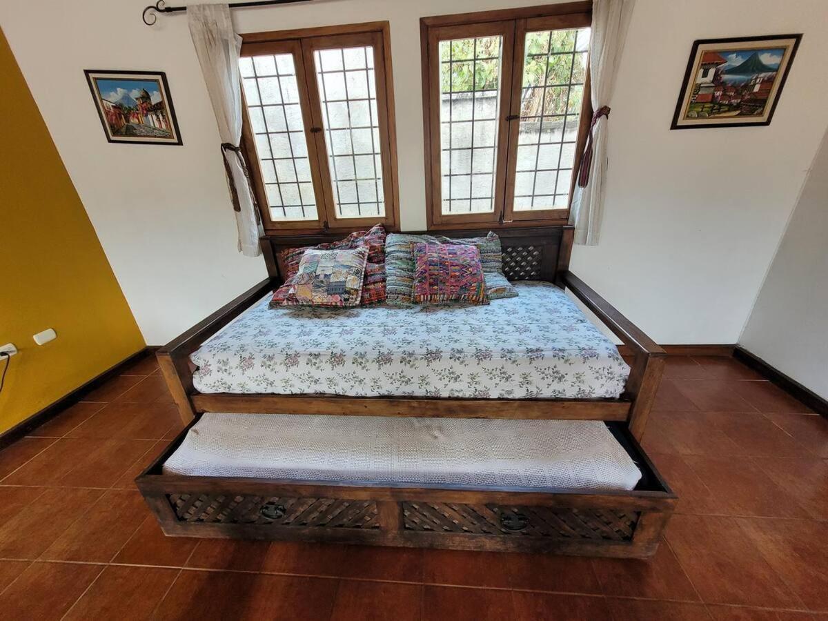 Amplia Casa Antigua Guatemala Con Pergola Y Jardin别墅 外观 照片