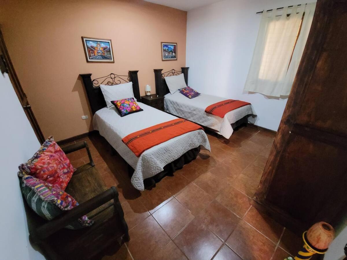 Amplia Casa Antigua Guatemala Con Pergola Y Jardin别墅 外观 照片